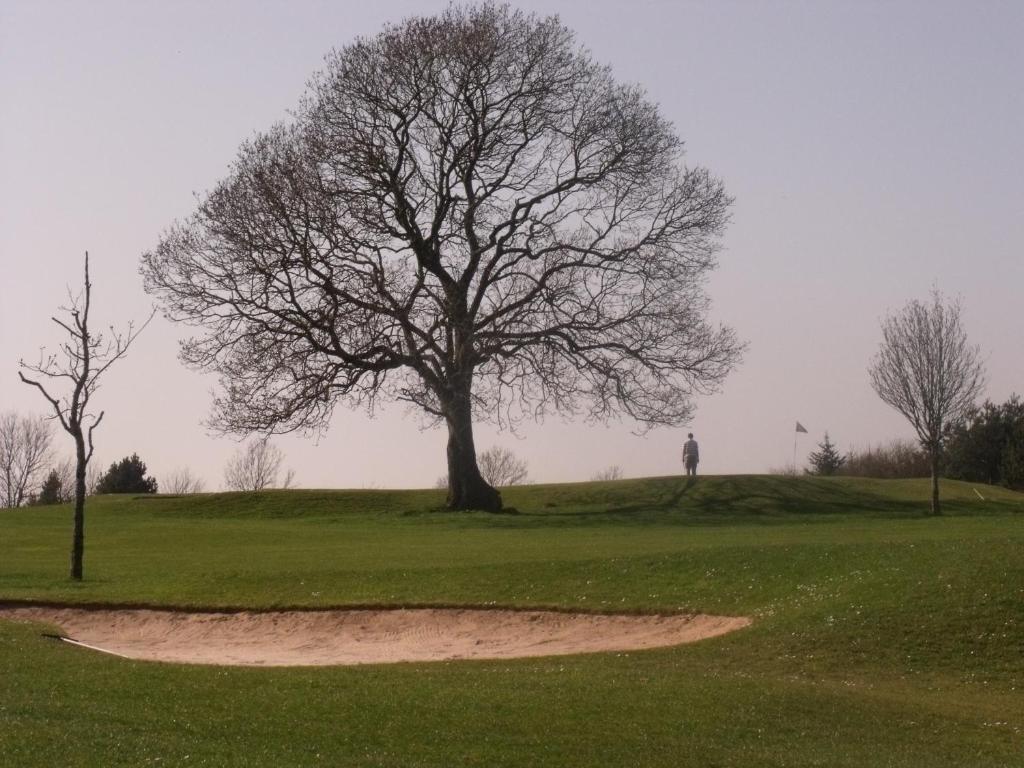 St Mary'S Hotel Golf & Country Club Pencoed Zewnętrze zdjęcie